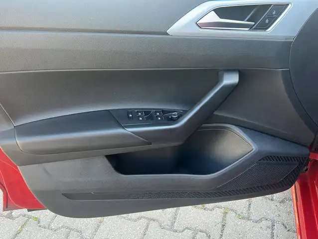 Volkswagen Polo view 18