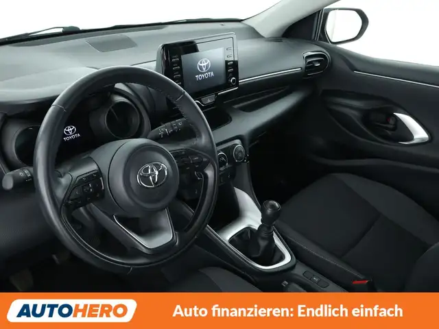 Toyota Yaris view 11