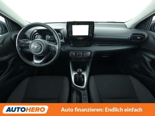Toyota Yaris view 12