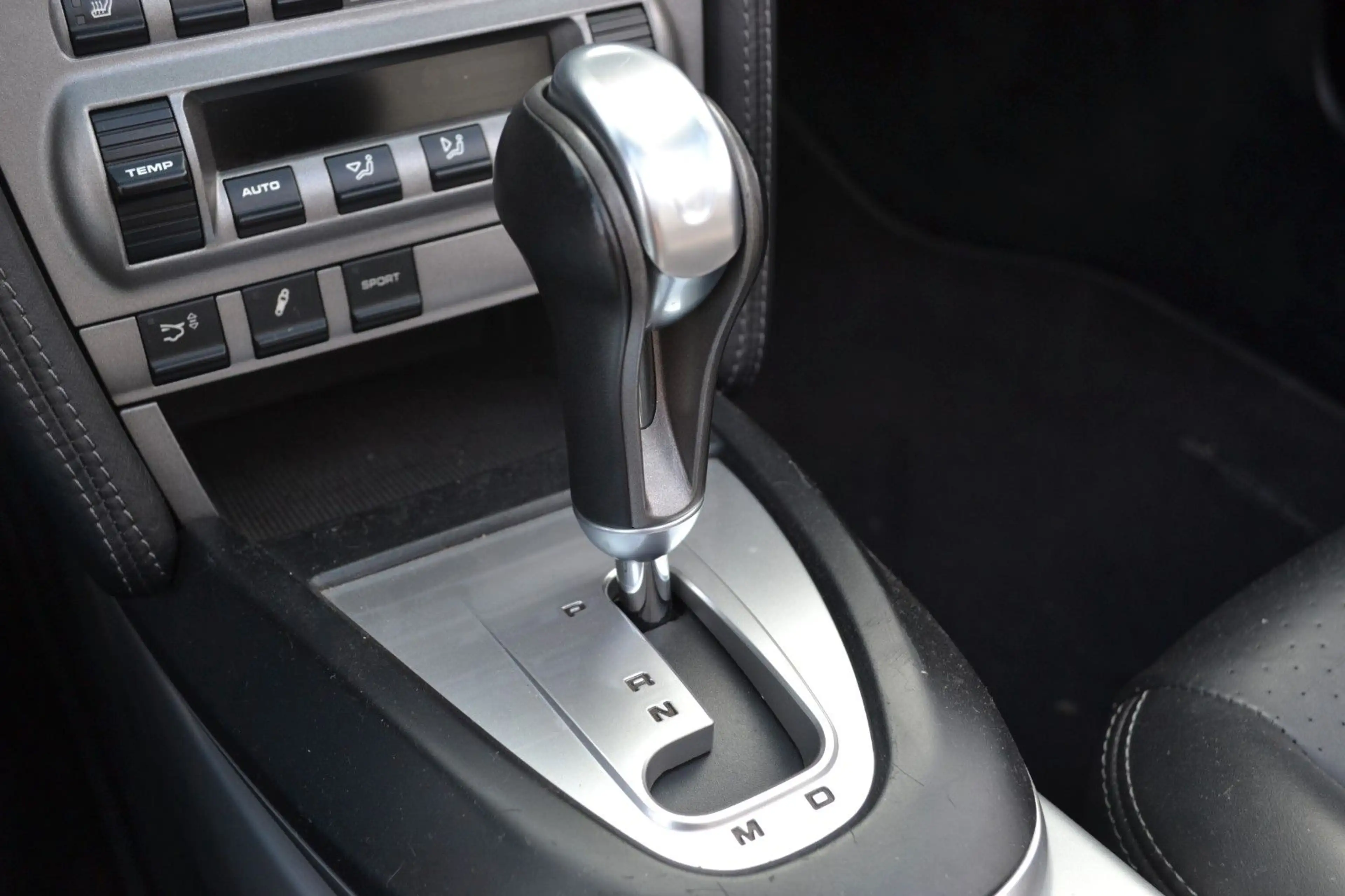 Porsche 997 Turbo Cabrio PDC SHZ BI-XENON NAVI KLIMA — photo 10