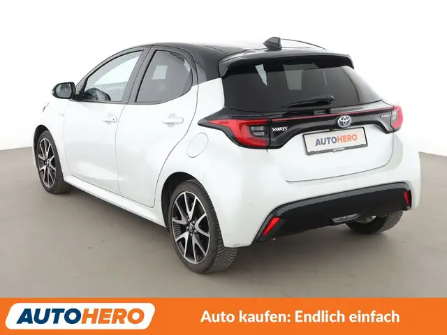 Toyota Yaris view 4