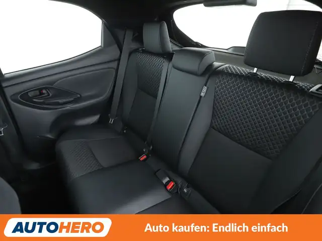 Toyota Yaris view 14