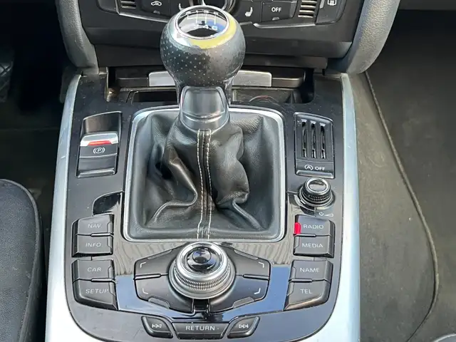 Audi A4 Avant view 9
