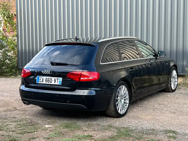 Audi A4 Avant view 5