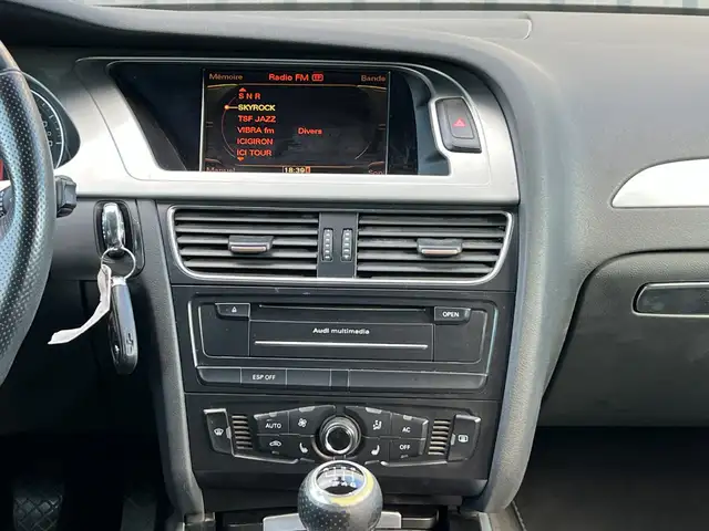 Audi A4 Avant view 8