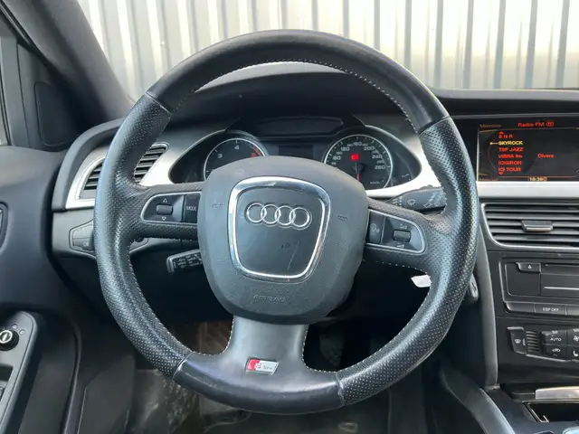 Audi A4 Avant view 11