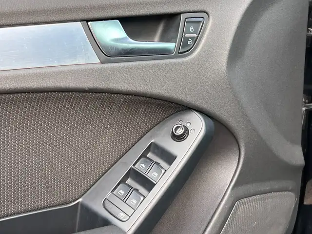 Audi A4 Avant view 13