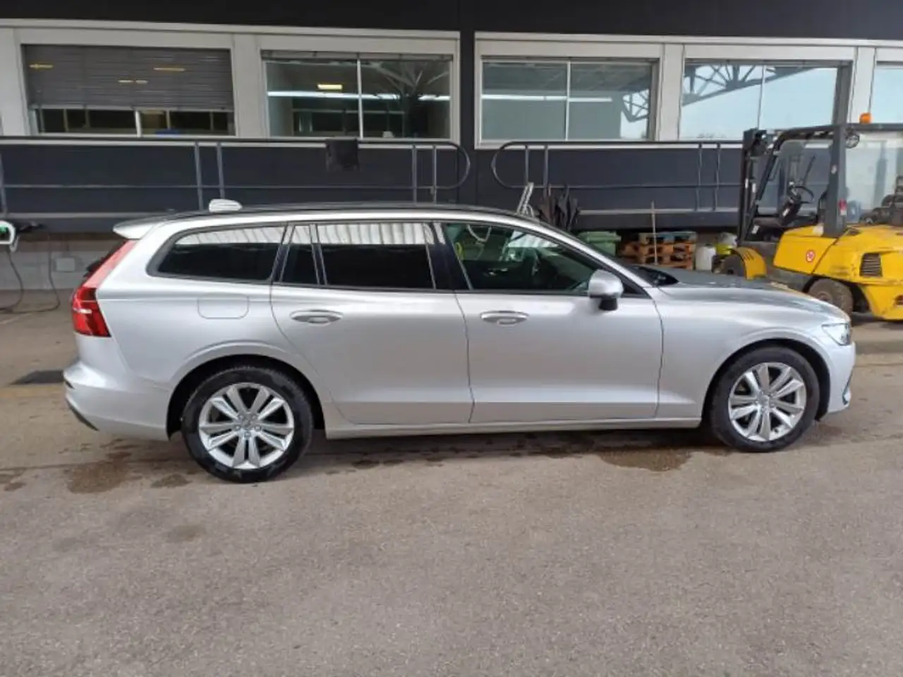 2021 Volvo V60 V60 2.0 b4 Momentum Business auto - GH735PL, photograph 7