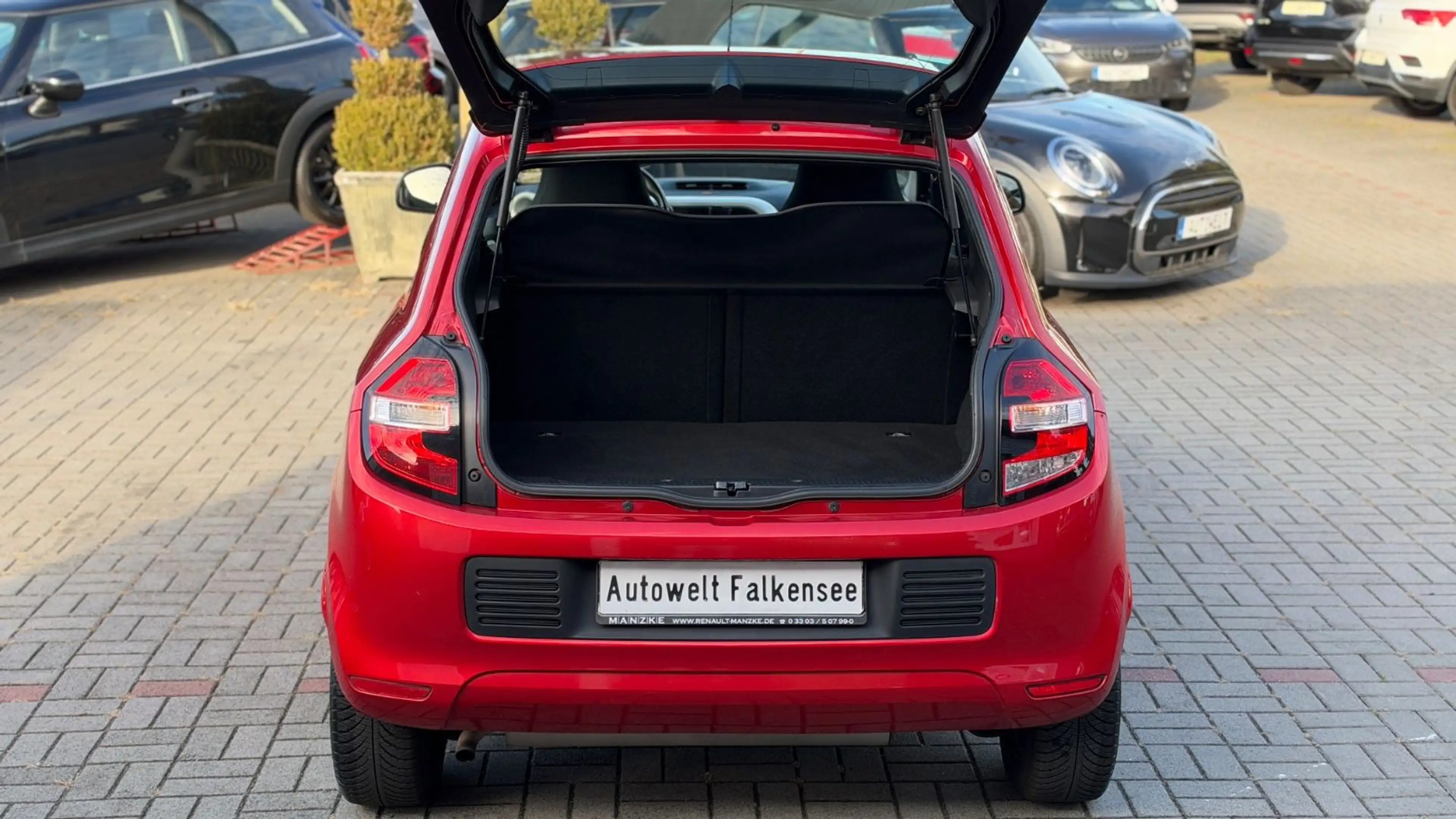 Renault Twingo SCe 70 EDC Limited — photo 9