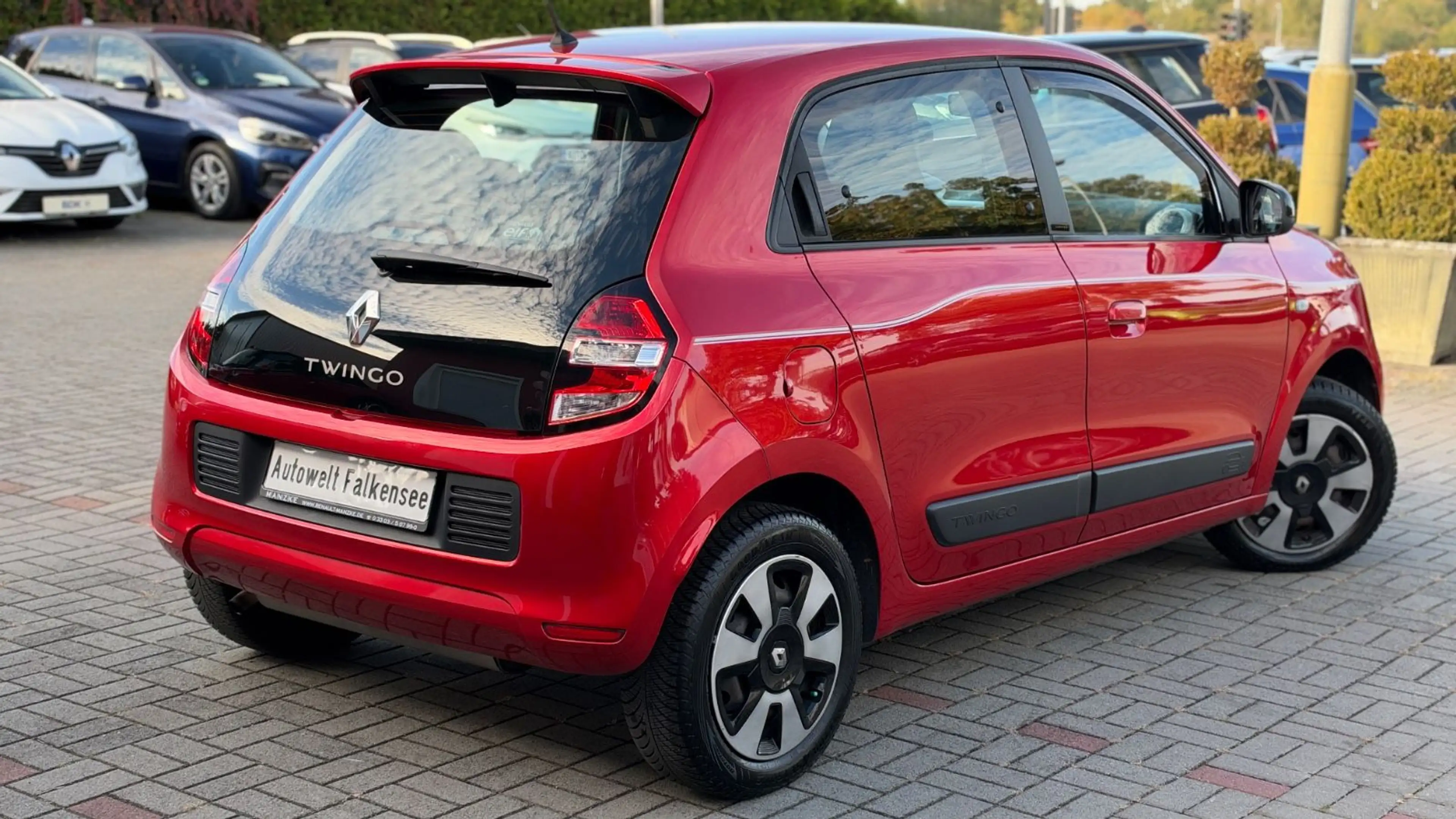 Renault Twingo SCe 70 EDC Limited — photo 6