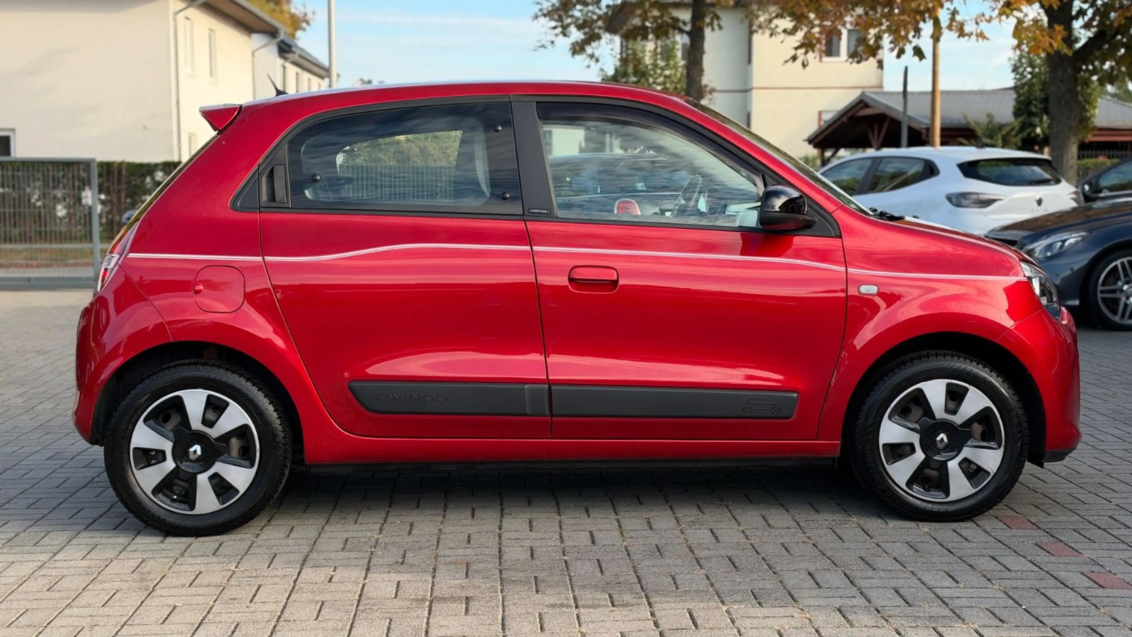 Renault Twingo SCe 70 EDC Limited — photo 4