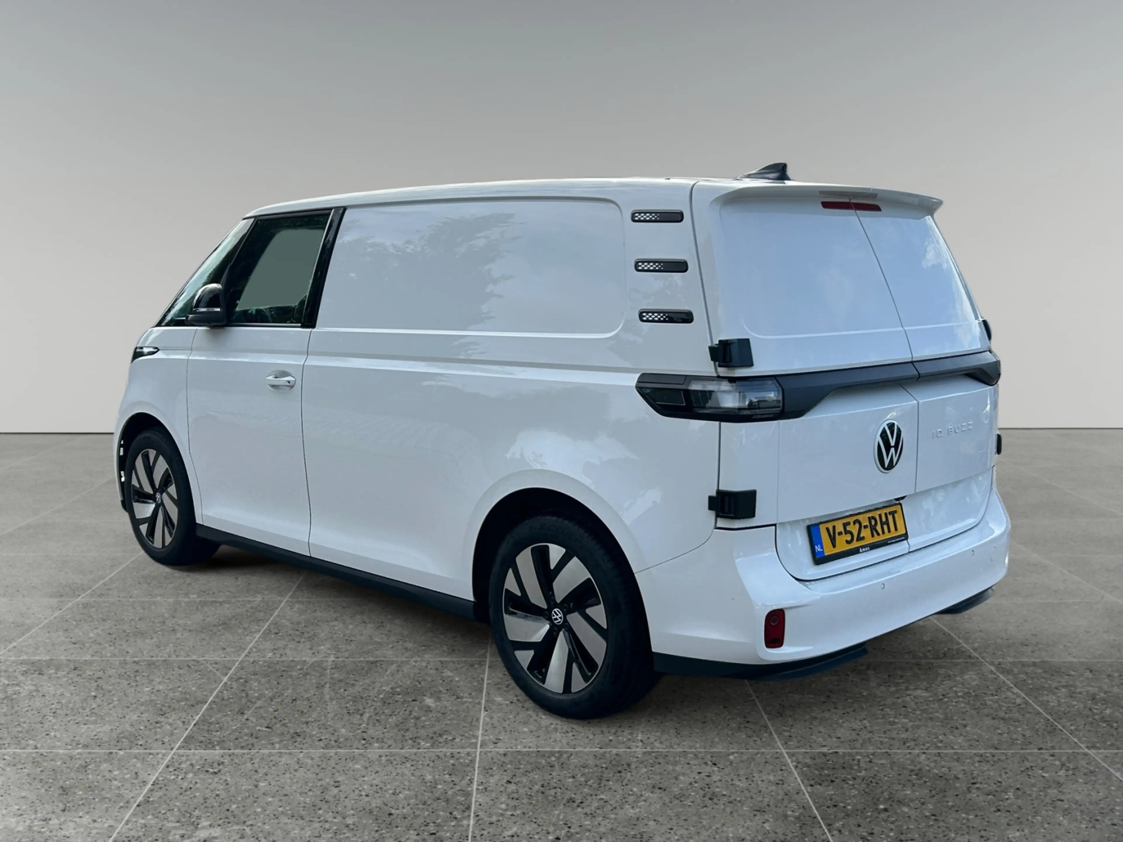 Volkswagen ID. Buzz Cargo Bulli Limited Edition 286PK | 360 camera | Trekhaa — photo 3