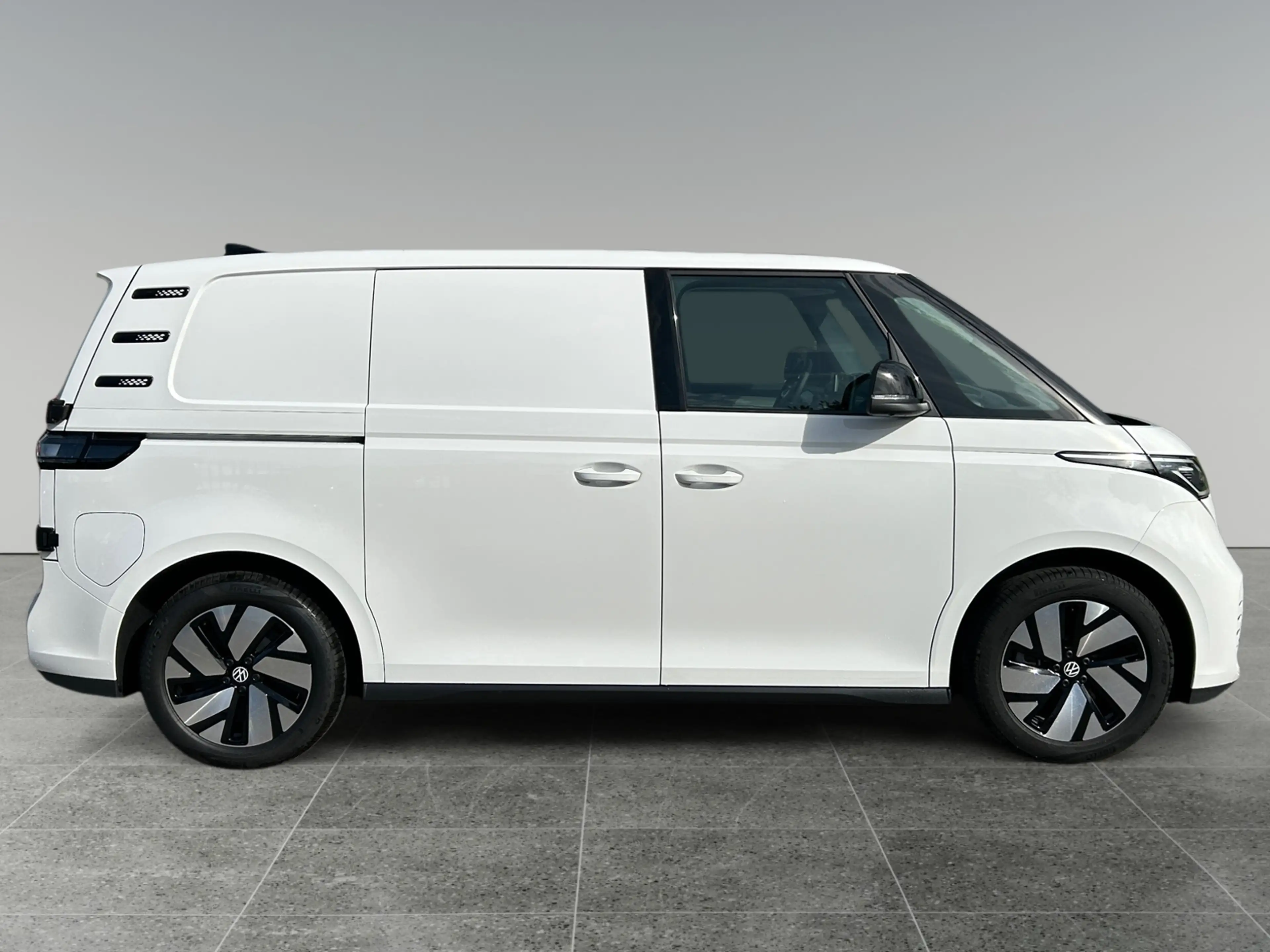 Volkswagen ID. Buzz Cargo Bulli Limited Edition 286PK | 360 camera | Trekhaa — photo 6