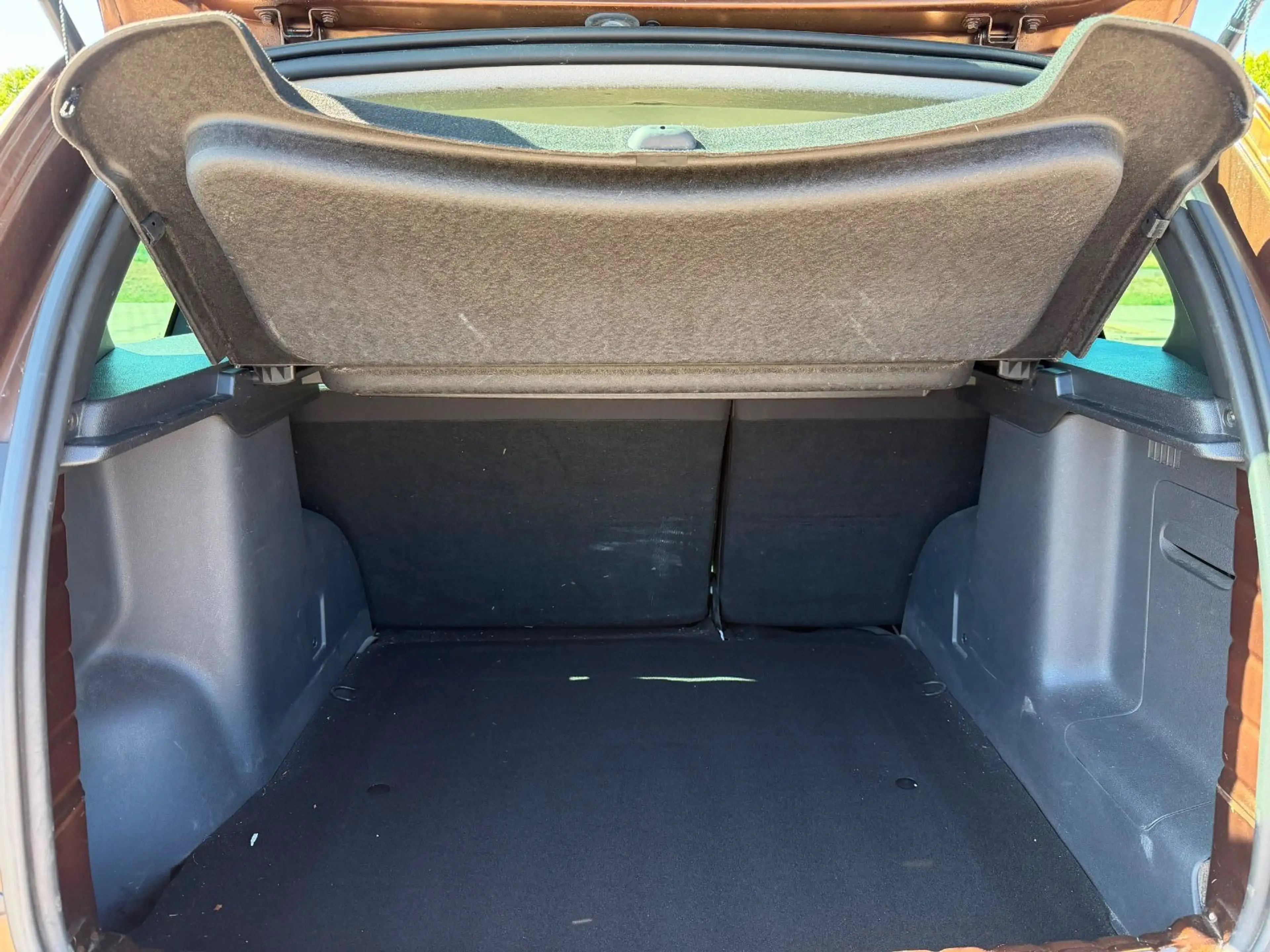 Dacia Duster I Prestige 4x2*NAVI*LEDER*PDC*KLIMA*TÜV* — photo 14