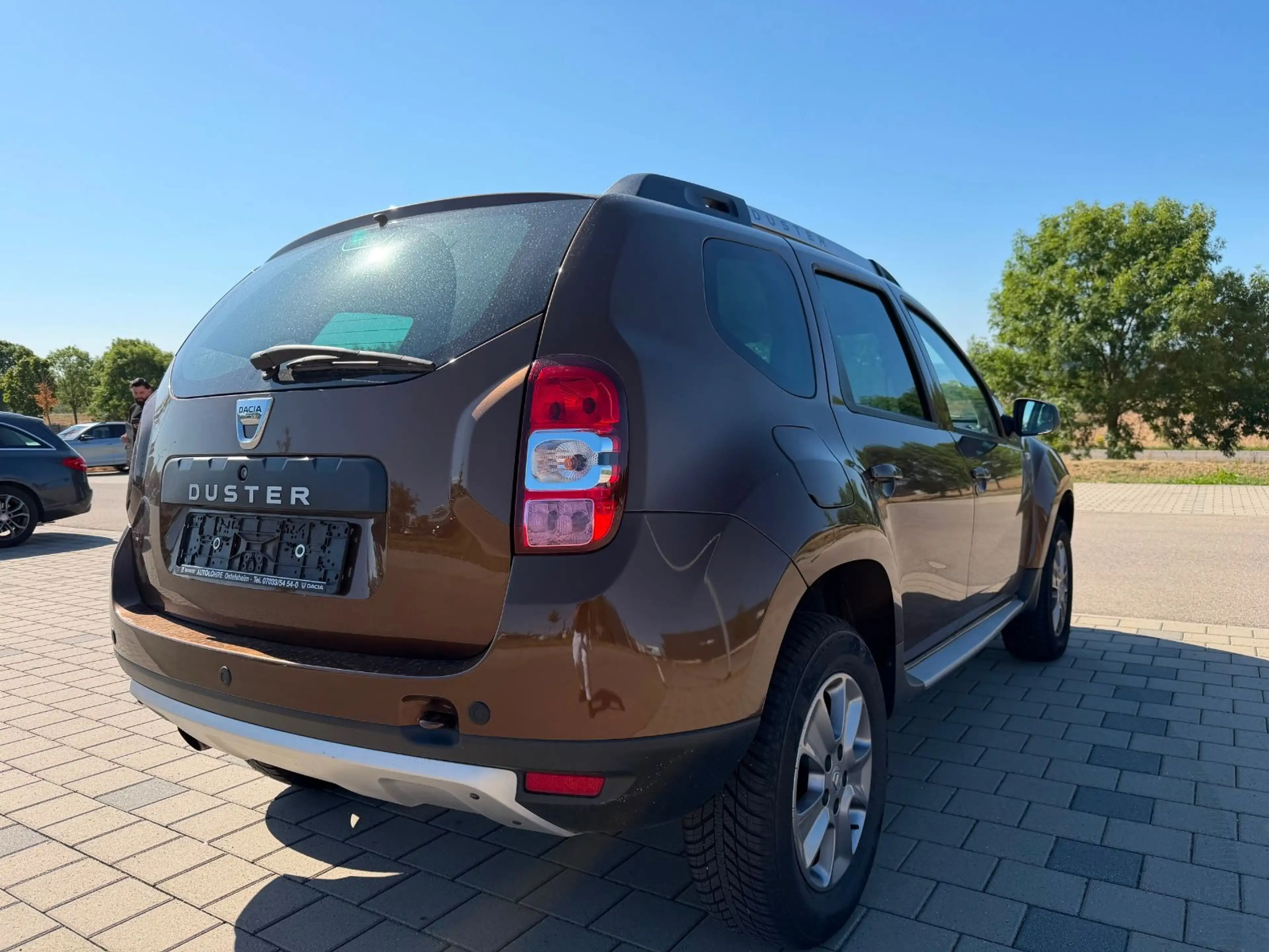 Dacia Duster I Prestige 4x2*NAVI*LEDER*PDC*KLIMA*TÜV* — photo 4