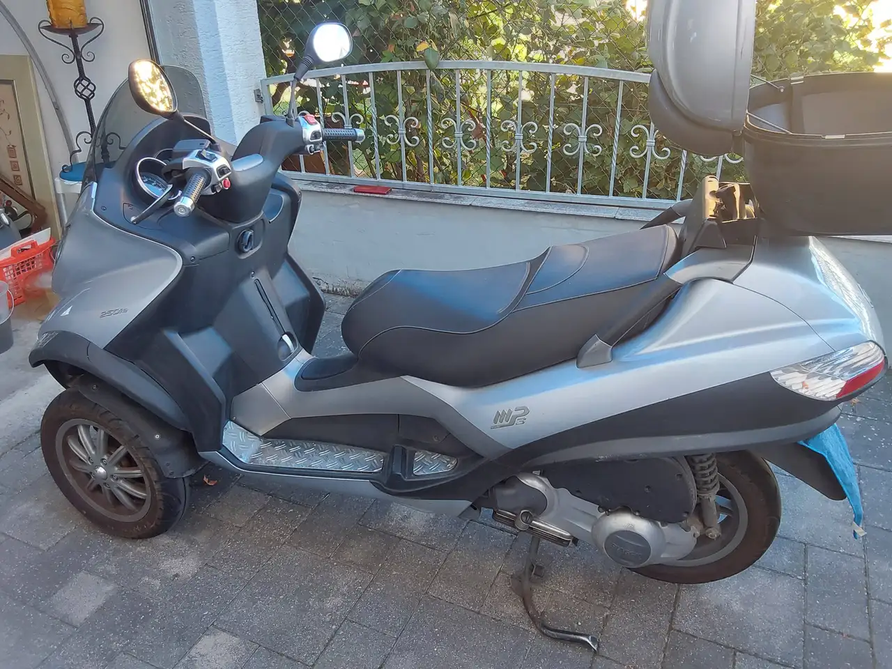 Piaggio MP3 250