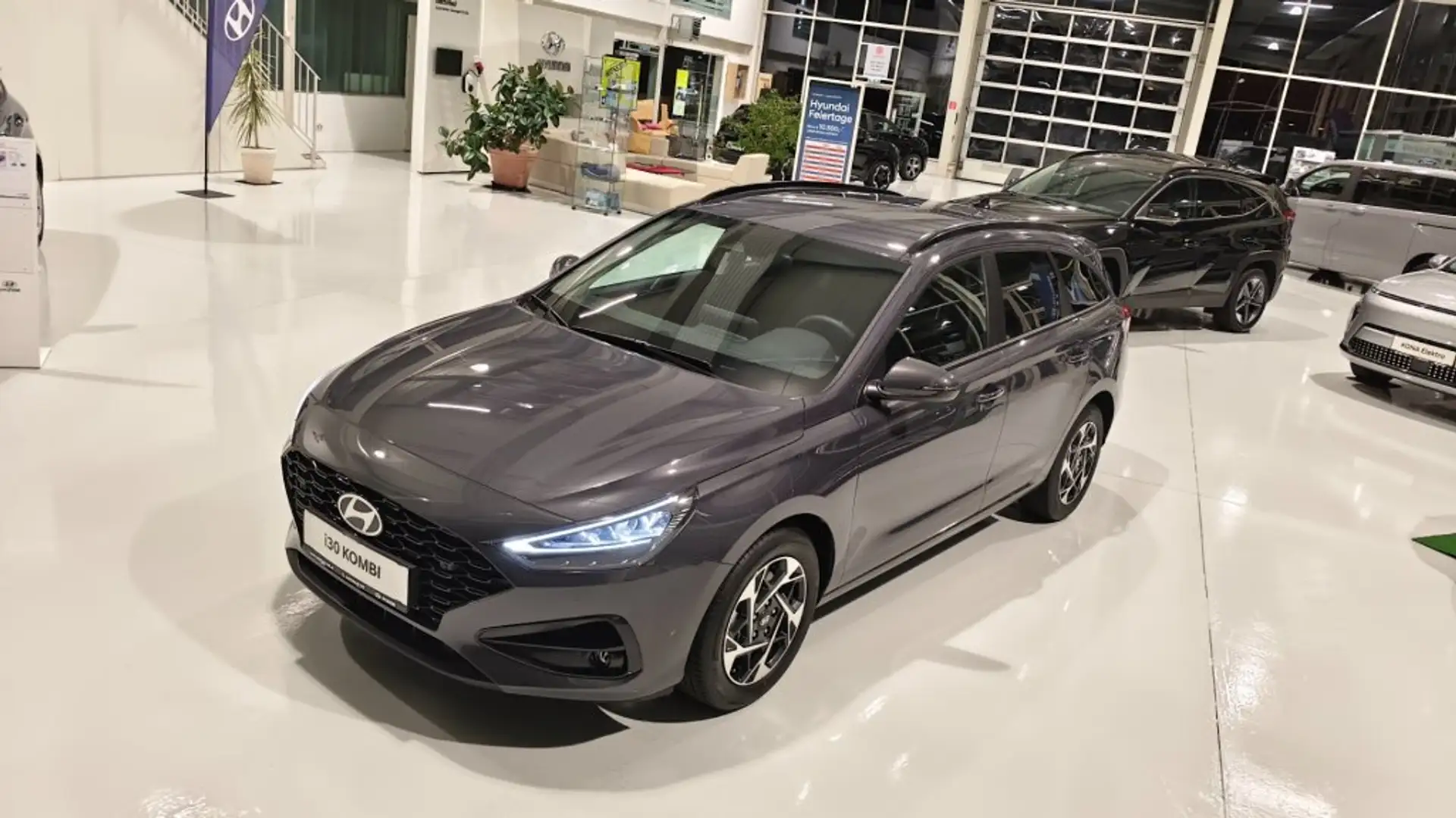 Hyundai i30 Kombi - PD Comfort Line 1.6 T-GDI DCT c6kc2 Grau - 2