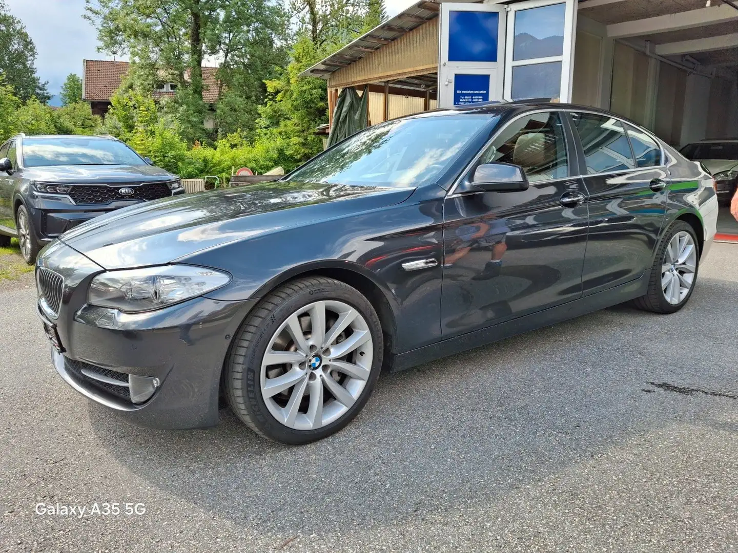 BMW 528 i Lim. Leder braun Sportsitze Szary - 2