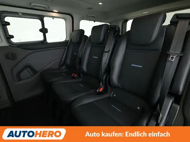 Ford Tourneo Custom view 14