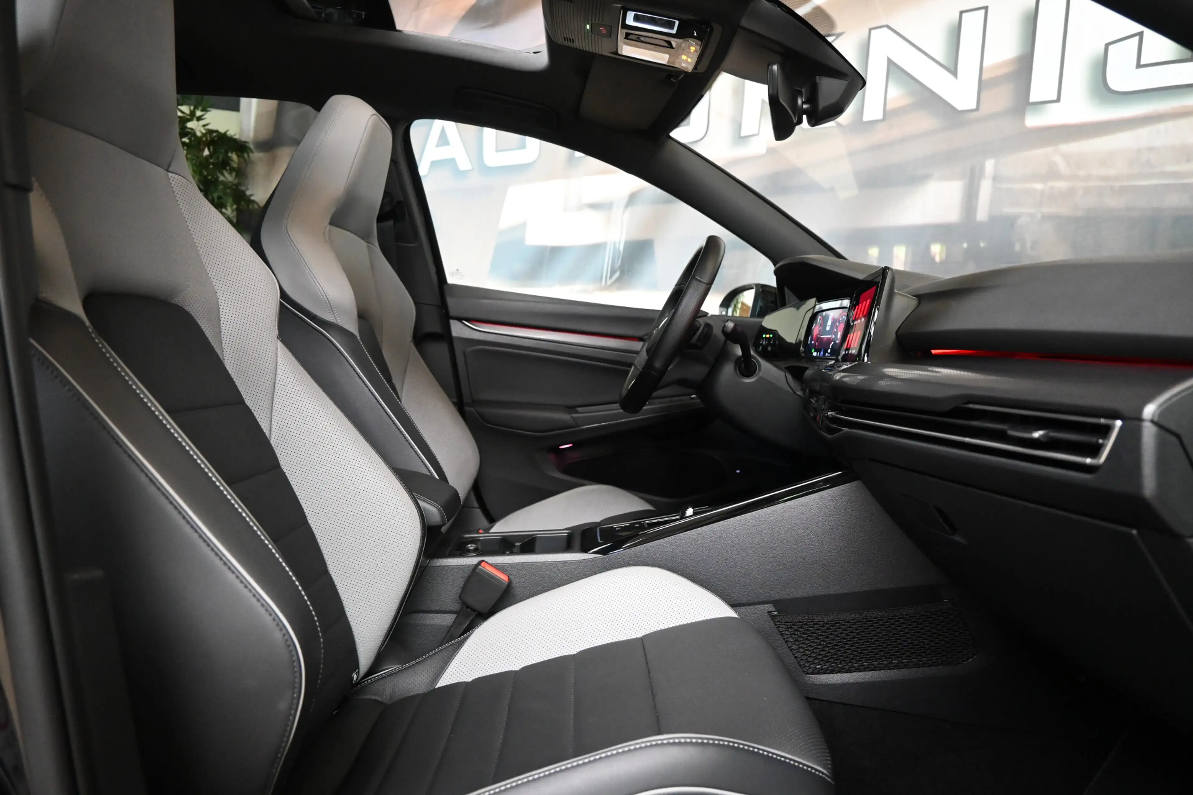 Volkswagen Golf GTE 1.4 eHybrid 245pk | Pano | Leder | Memory | IQ. Li — photo 21