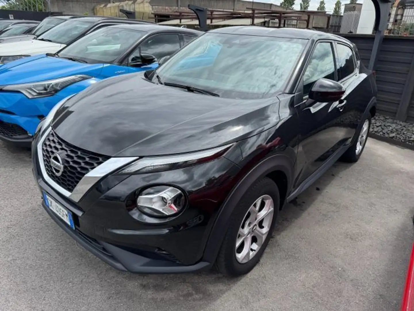 Nissan Juke 1.0 DIG-T 114 CV DCT Business Zwart - 1