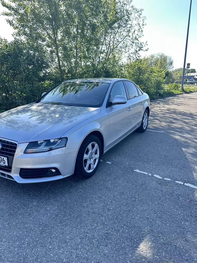 Audi A4 - 1