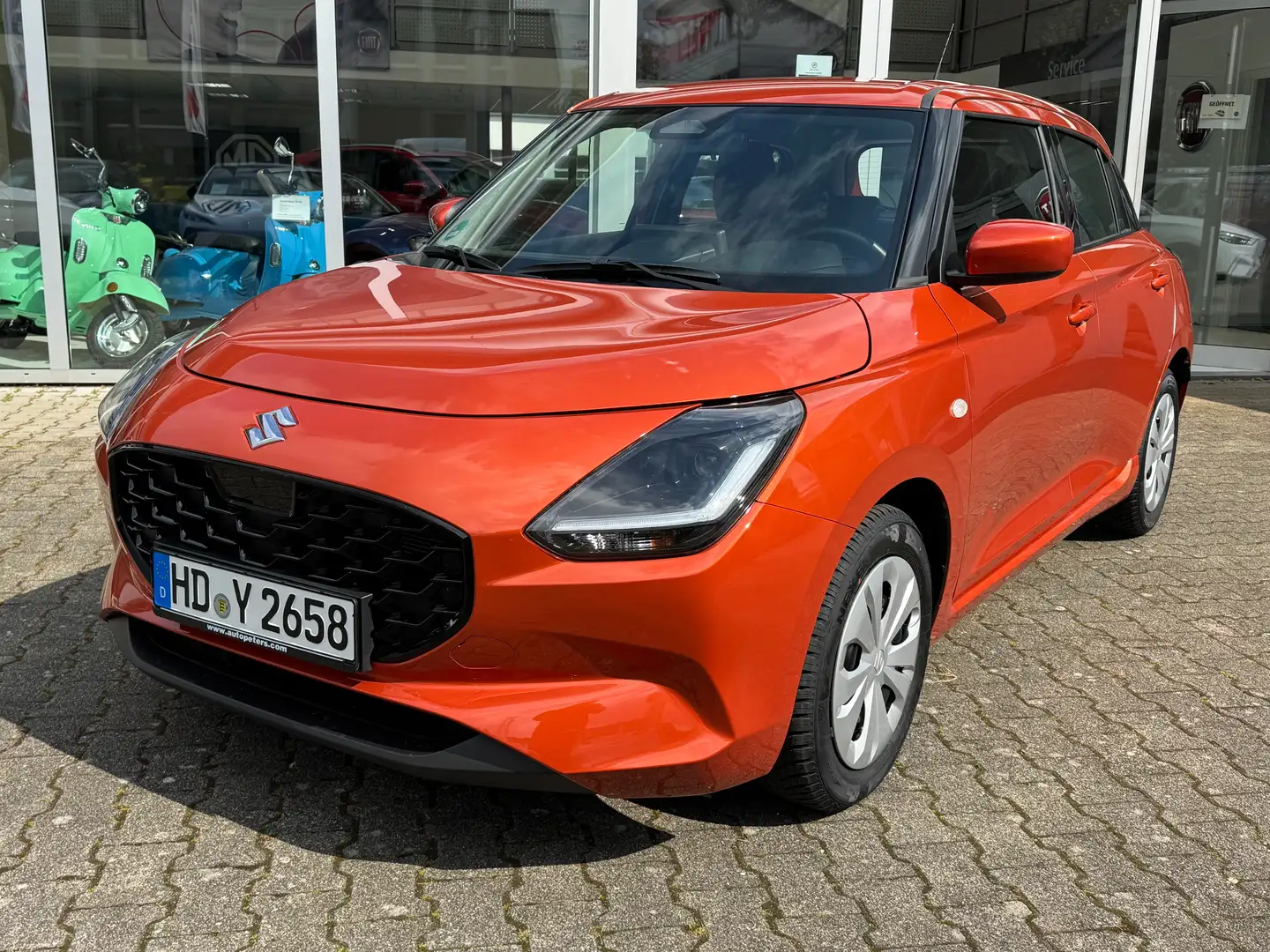 Suzuki Swift 1.2 Hybrid Allrad Club *Navi, Kamera, PDC* Oranje - 1