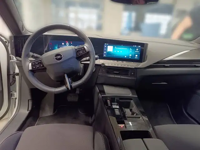 Opel Astra view 9