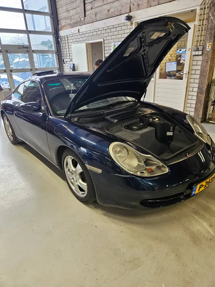 Porsche 911 3.4 Coupé Carrera 4, foto 5