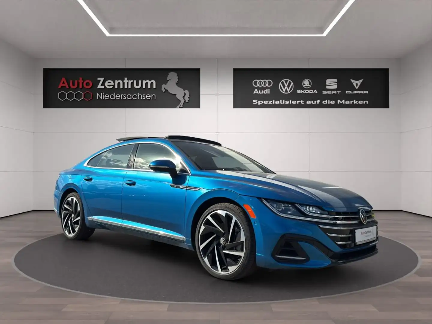 Volkswagen Arteon 2.0 TSI 4M R-Line HarmnKard Tageszl.0-KM PANO*360° plava - 1