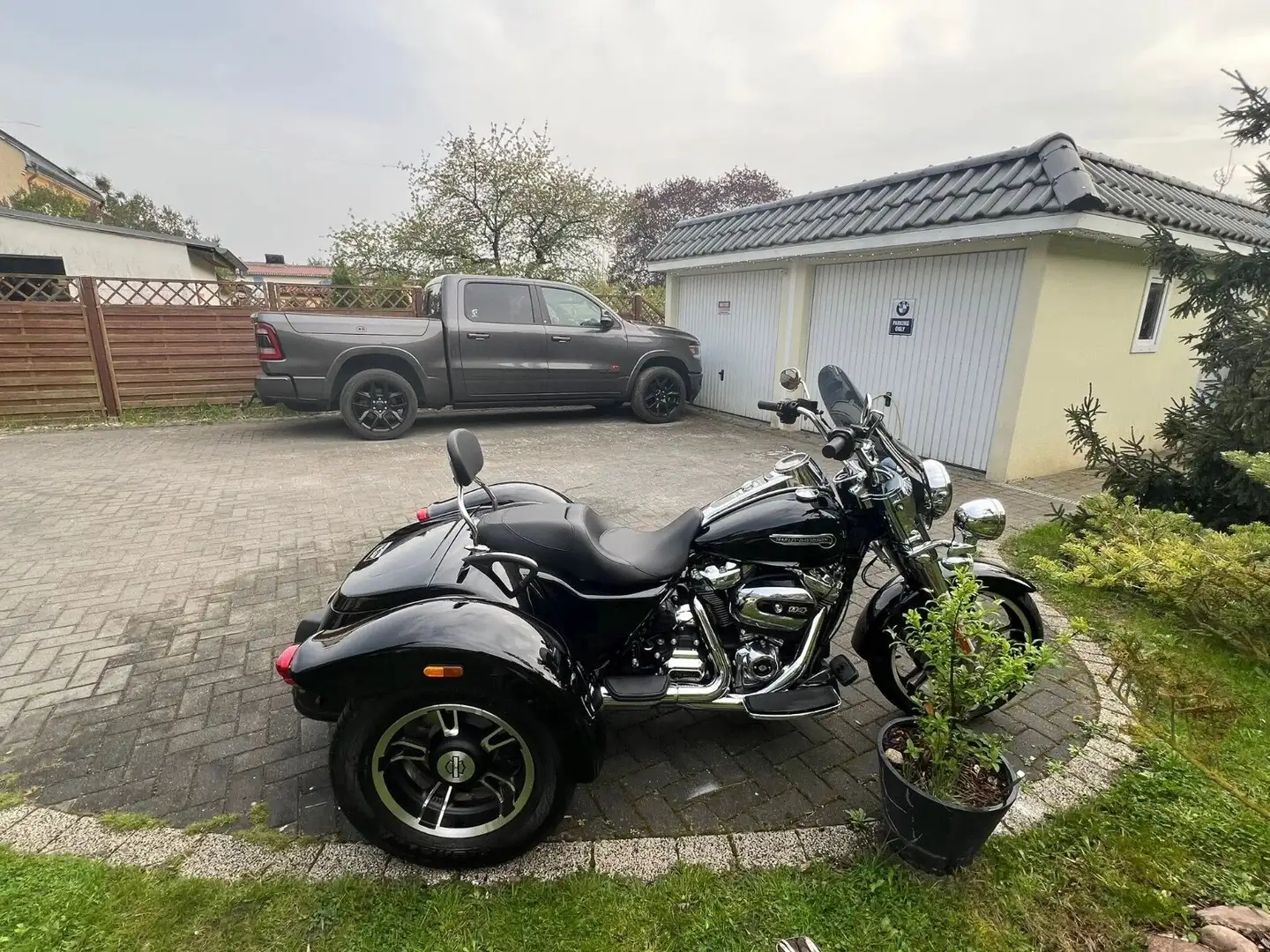 Harley-Davidson Freewheeler Noir - 2