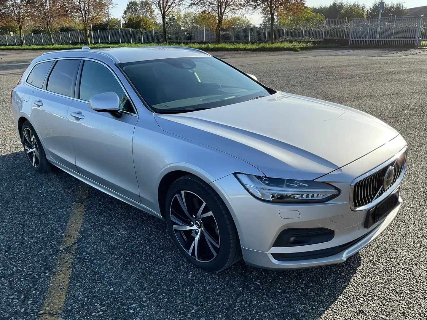 Volvo V90 2.0 d4 Momentum awd geartronic my20 - 1