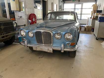 Daimler Sovereign 4.2