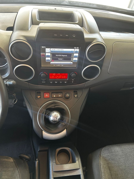 Citroen Berlingo 1.6HDI Multispace Pano Navi Kamera HUneu — photo 12