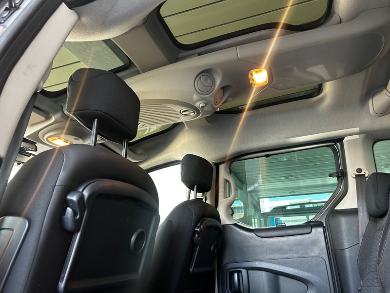 Citroen Berlingo 1.6HDI Multispace Pano Navi Kamera HUneu — photo 10