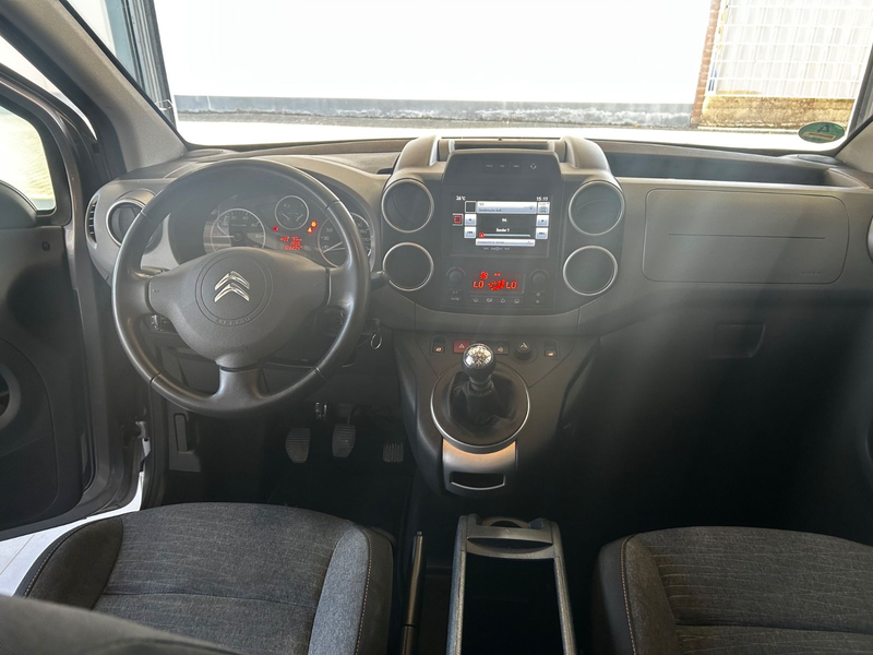 Citroen Berlingo 1.6HDI Multispace Pano Navi Kamera HUneu — photo 9