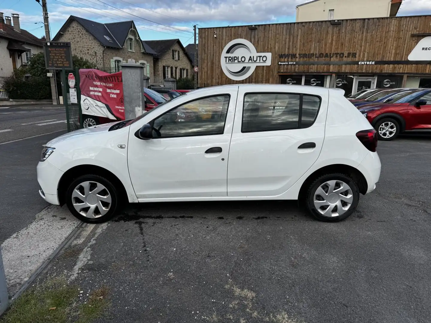 Dacia Sandero 0.9 TCe - 90 Euro Ambiance attelage Blanc - 2