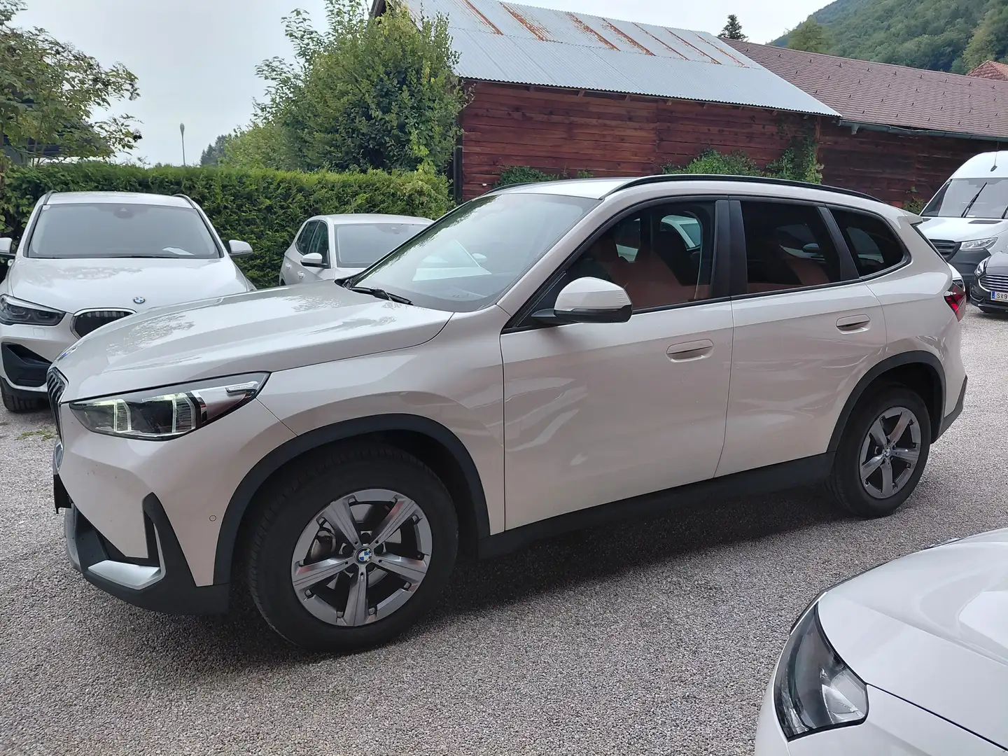 BMW X1 xDrive 20 d Aut. * AHK, Leder, Kamera, usw..* Weiß - 2