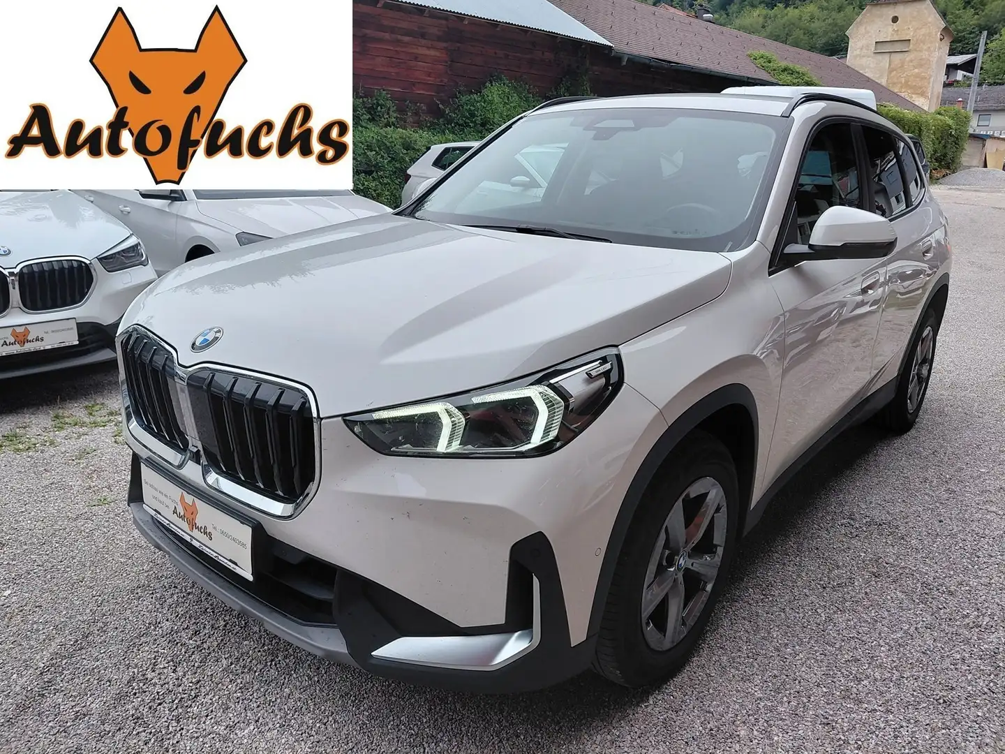 BMW X1 xDrive 20 d Aut. * AHK, Leder, Kamera, usw..* Weiß - 1