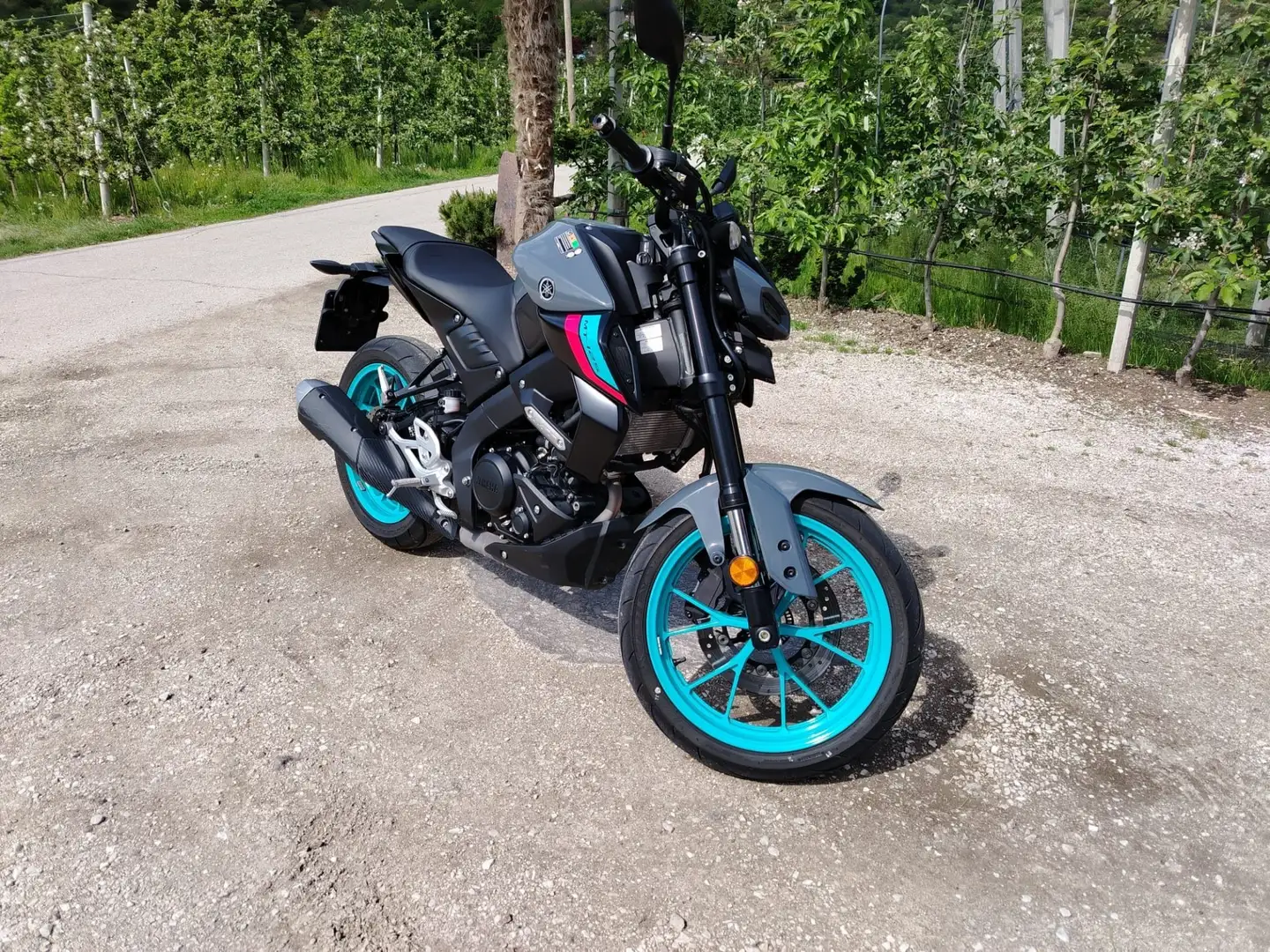 Yamaha MT-125 Gri - 2