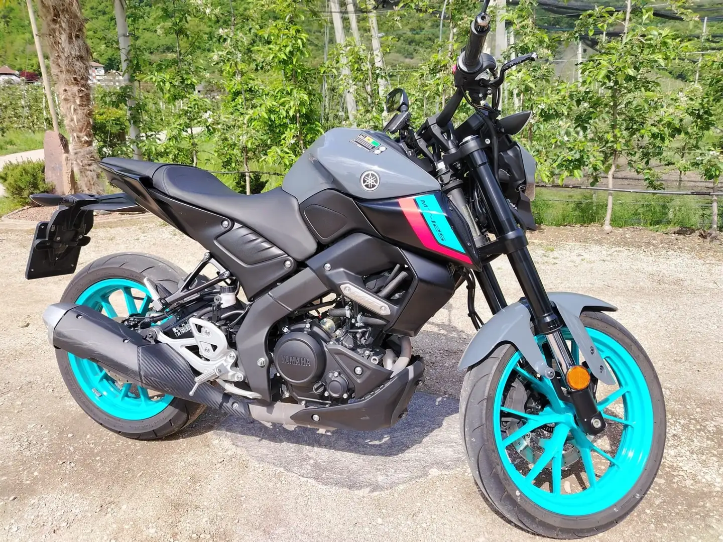 Yamaha MT-125 Gri - 1