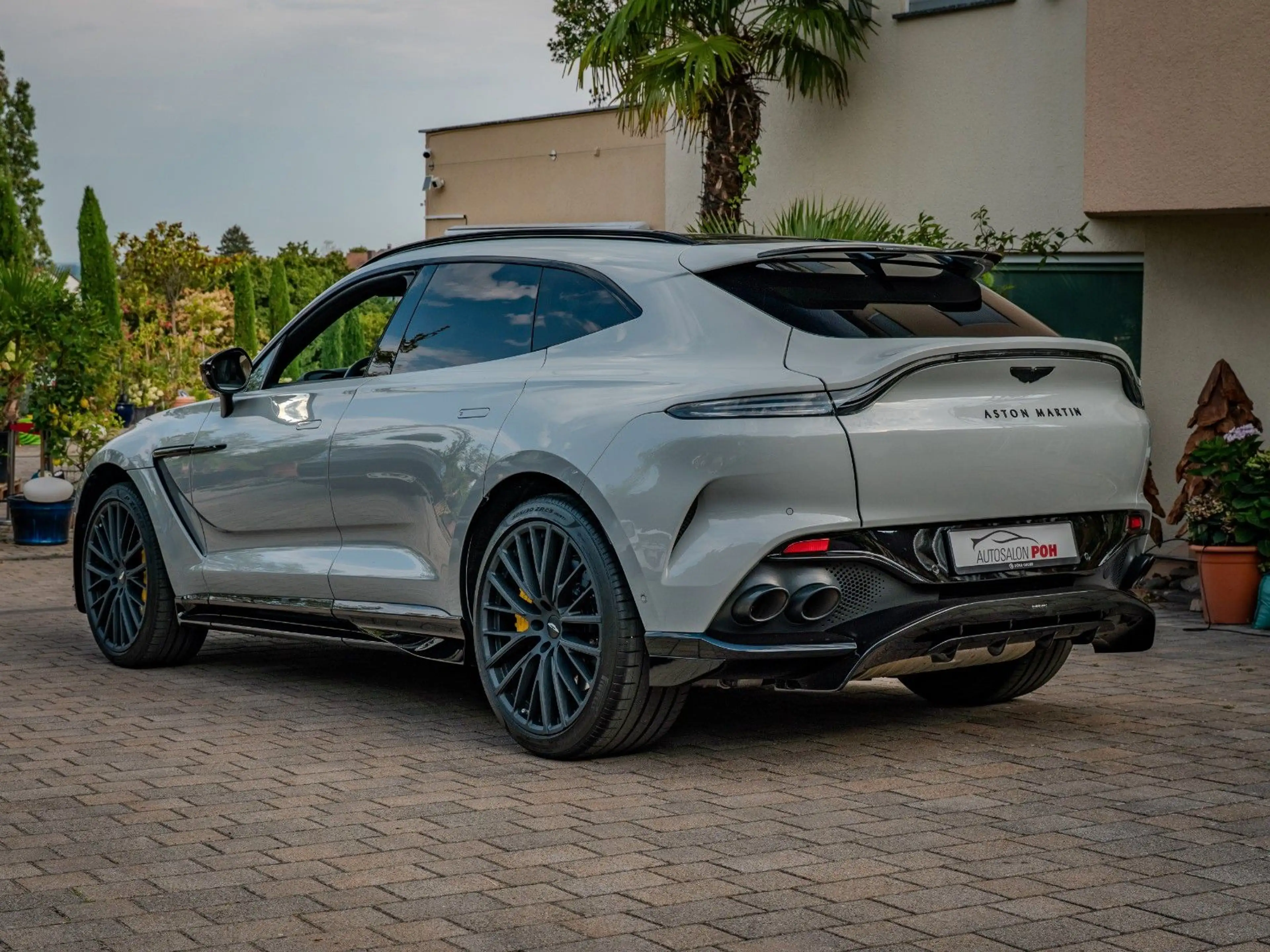 Aston Martin DBX 707/ApexGrey/23"/Standheizung/GlossBlackPack — photo 5