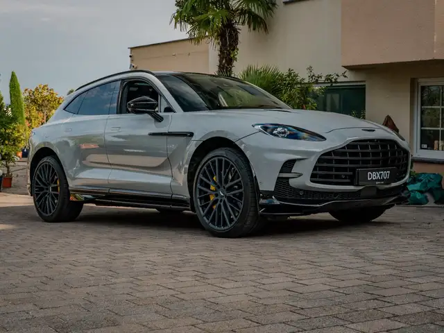 Aston Martin DBX