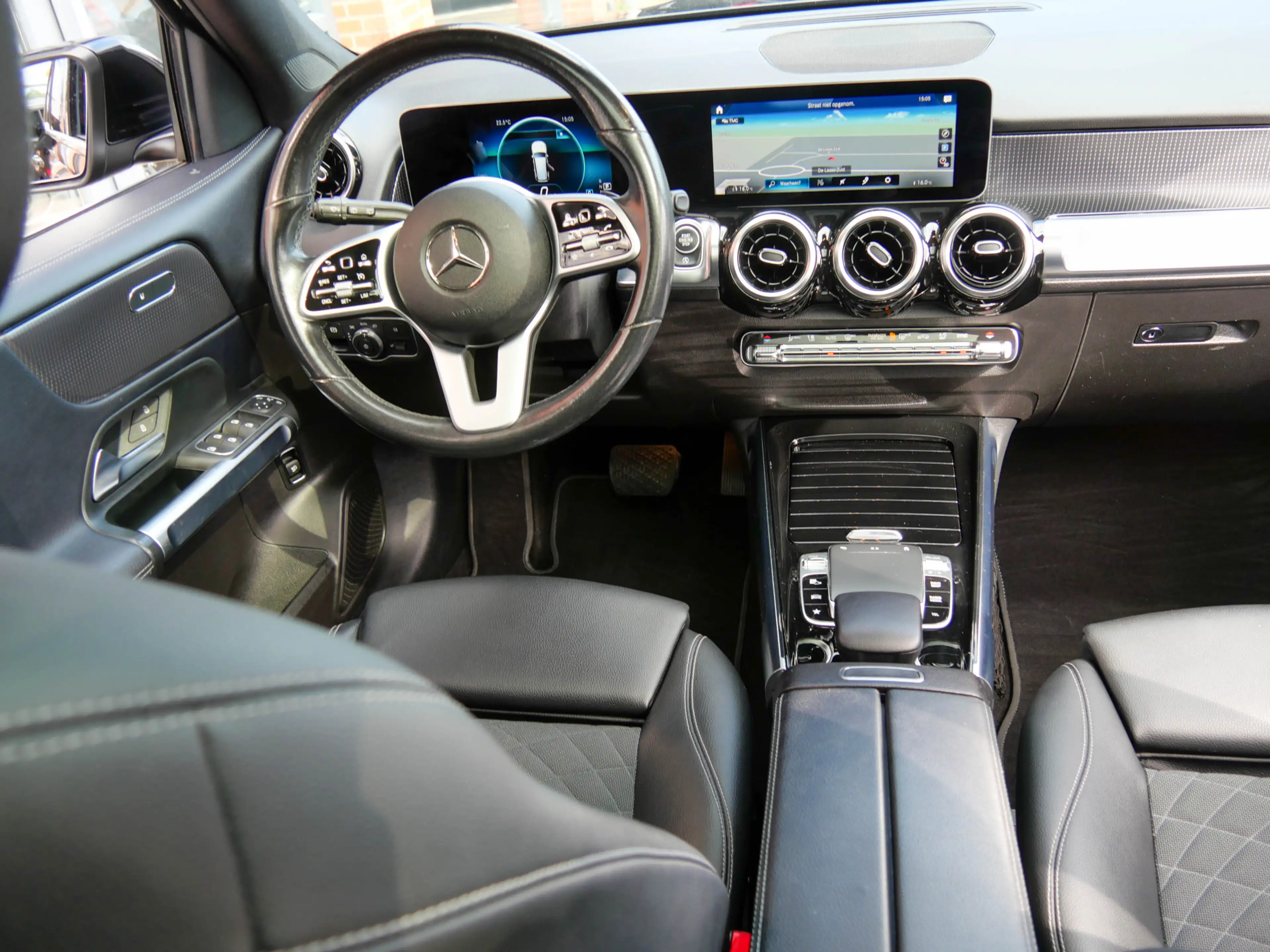 Mercedes-Benz GLB 200 Premium | PANODAK | TREKHAAK | CAMERA | — photo 13