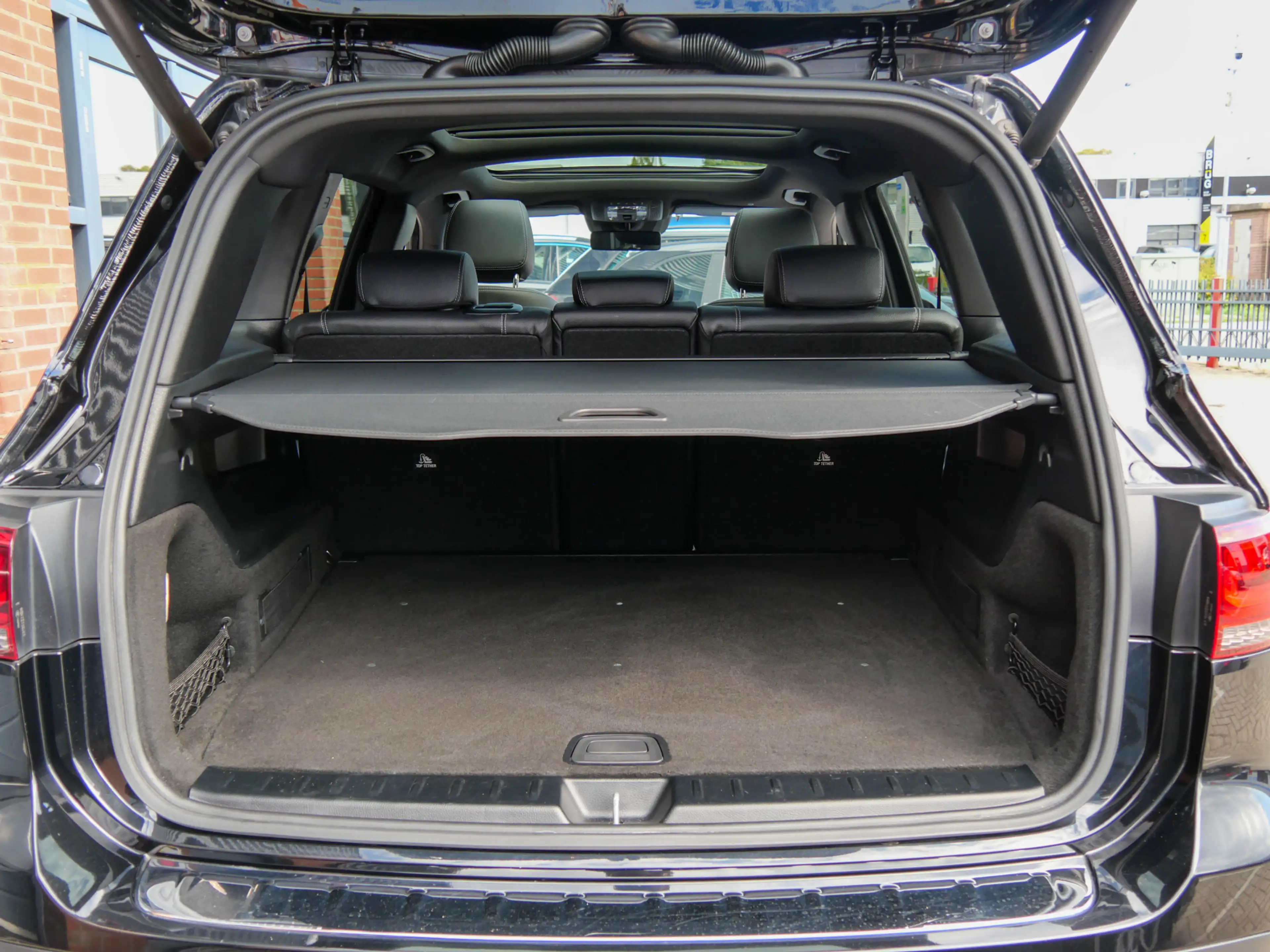 Mercedes-Benz GLB 200 Premium | PANODAK | TREKHAAK | CAMERA | — photo 23