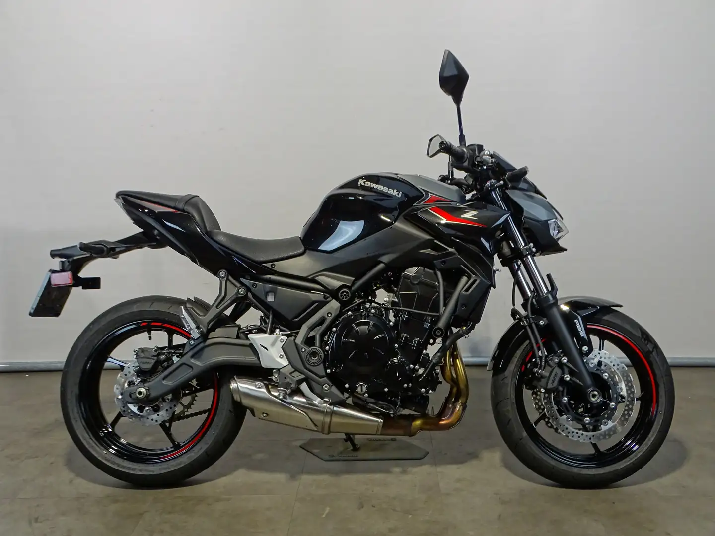 Kawasaki Z 650 Fekete - 1