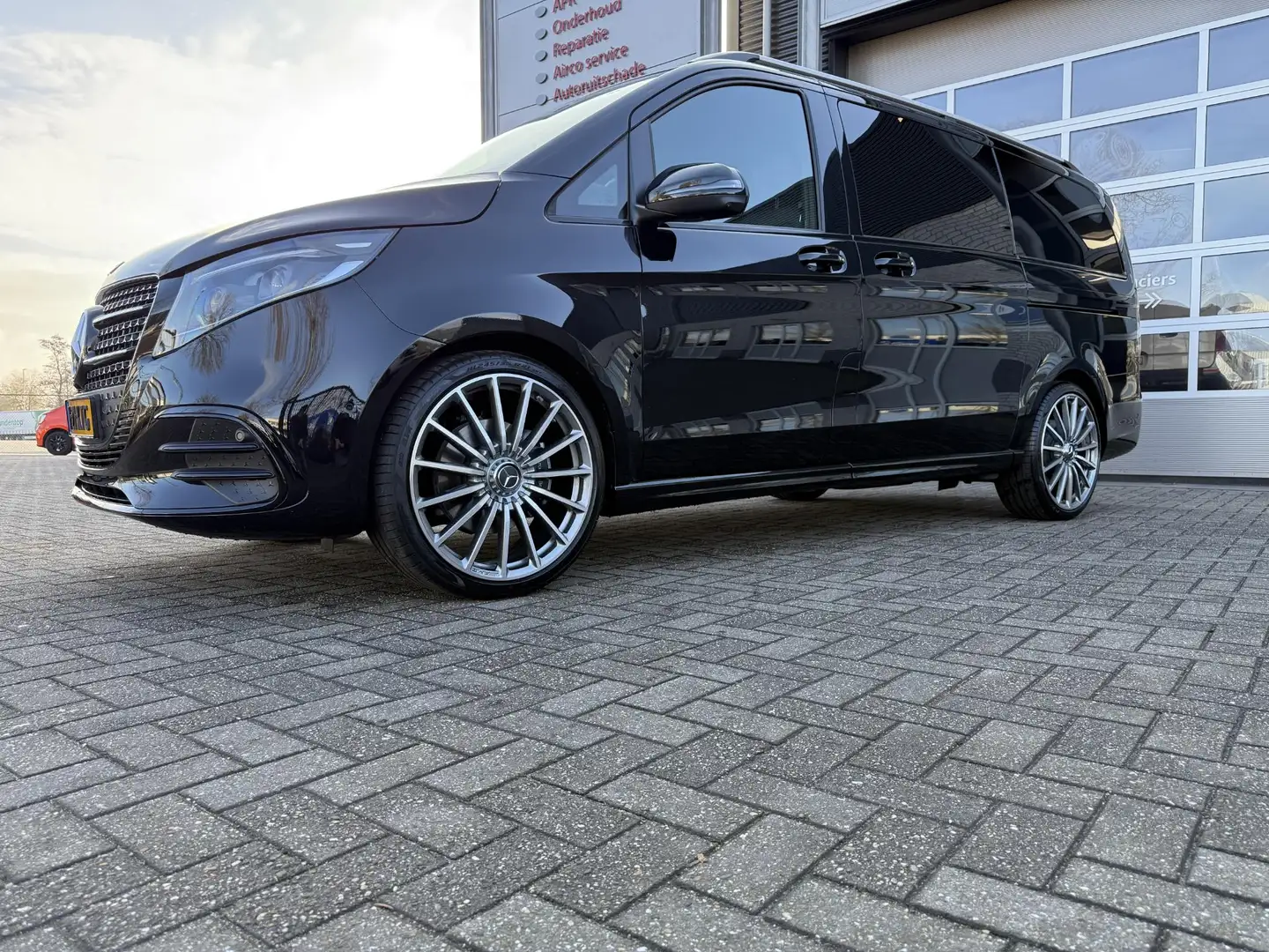Mercedes-Benz V 300 300d Lang DC Avantgarde NIEUW/BPMVRIJ/STOELVERKOEL Negro - 2