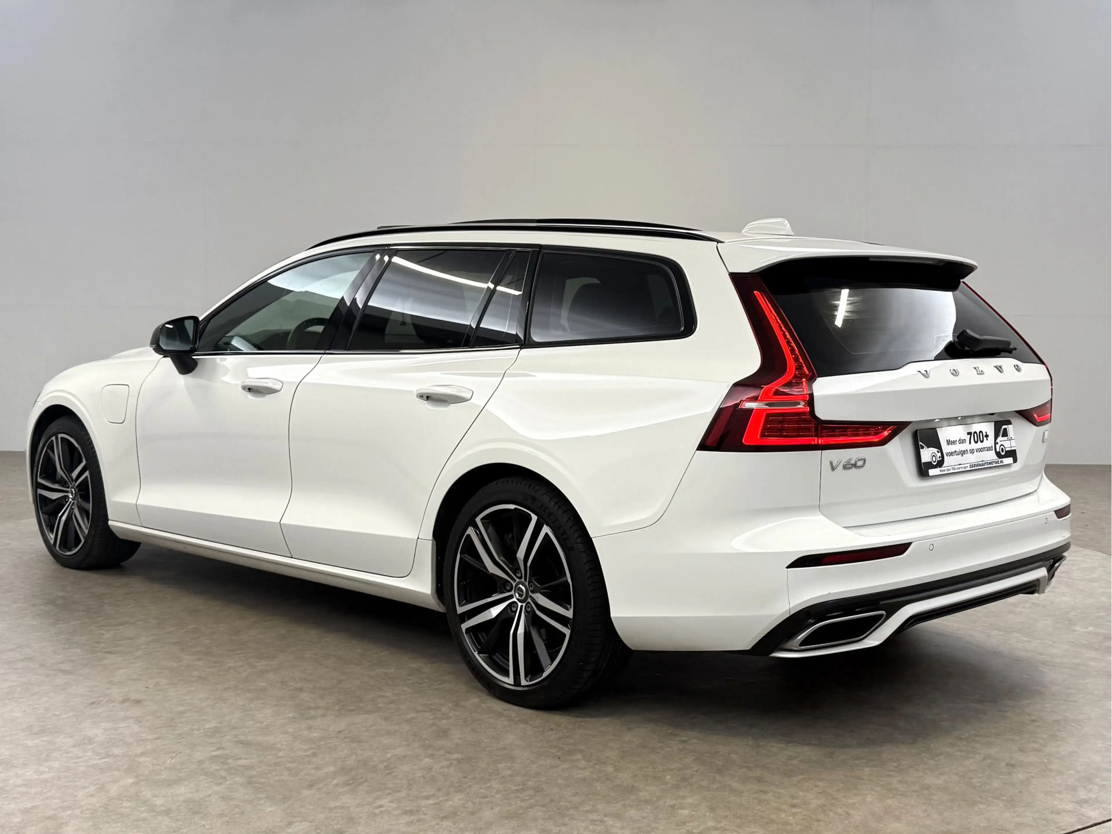 Volvo V60 2.0 T6 Recharge AWD R-Design | Pano | Memory | 360 — photo 3