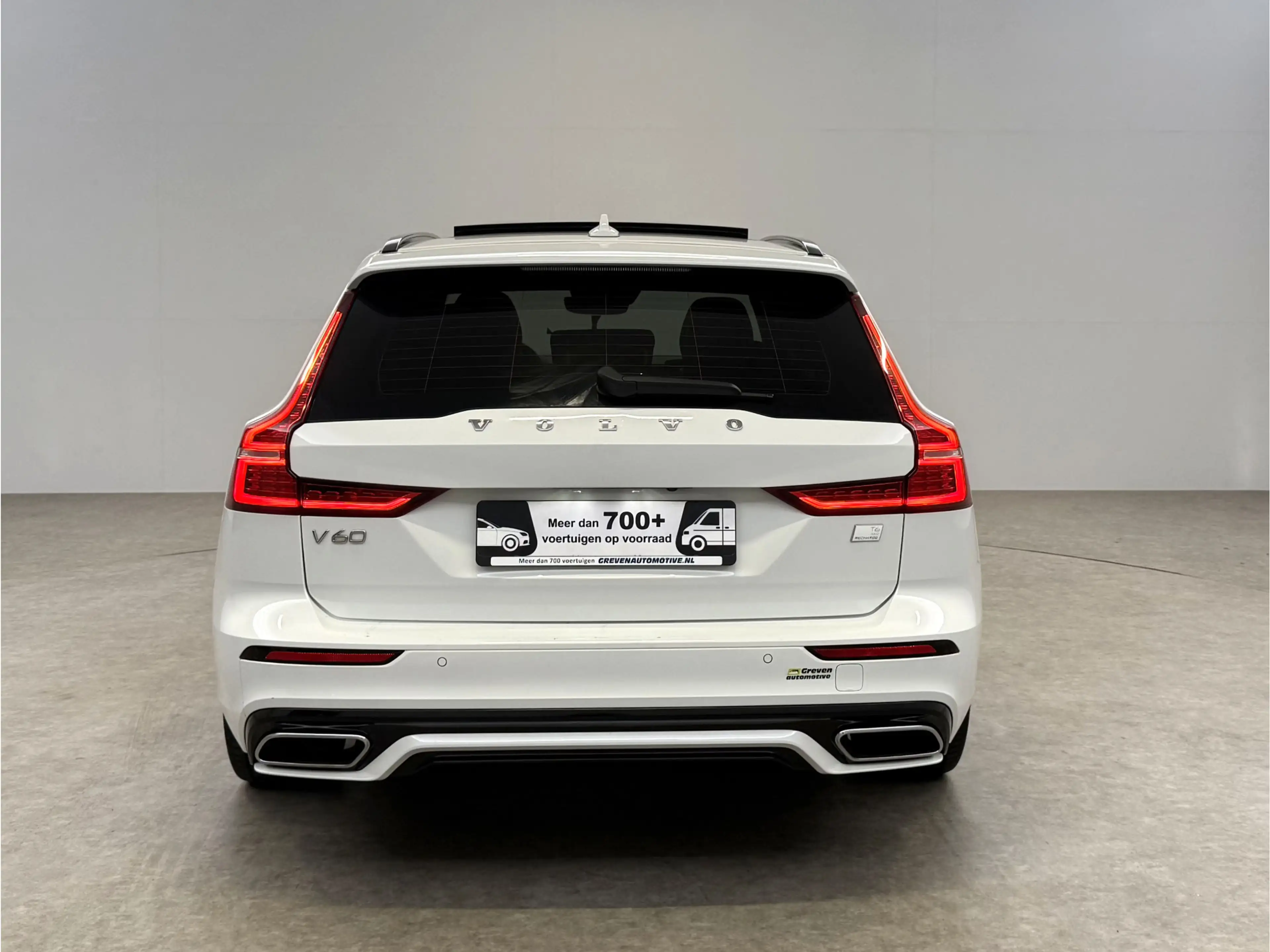 Volvo V60 2.0 T6 Recharge AWD R-Design | Pano | Memory | 360 — photo 12