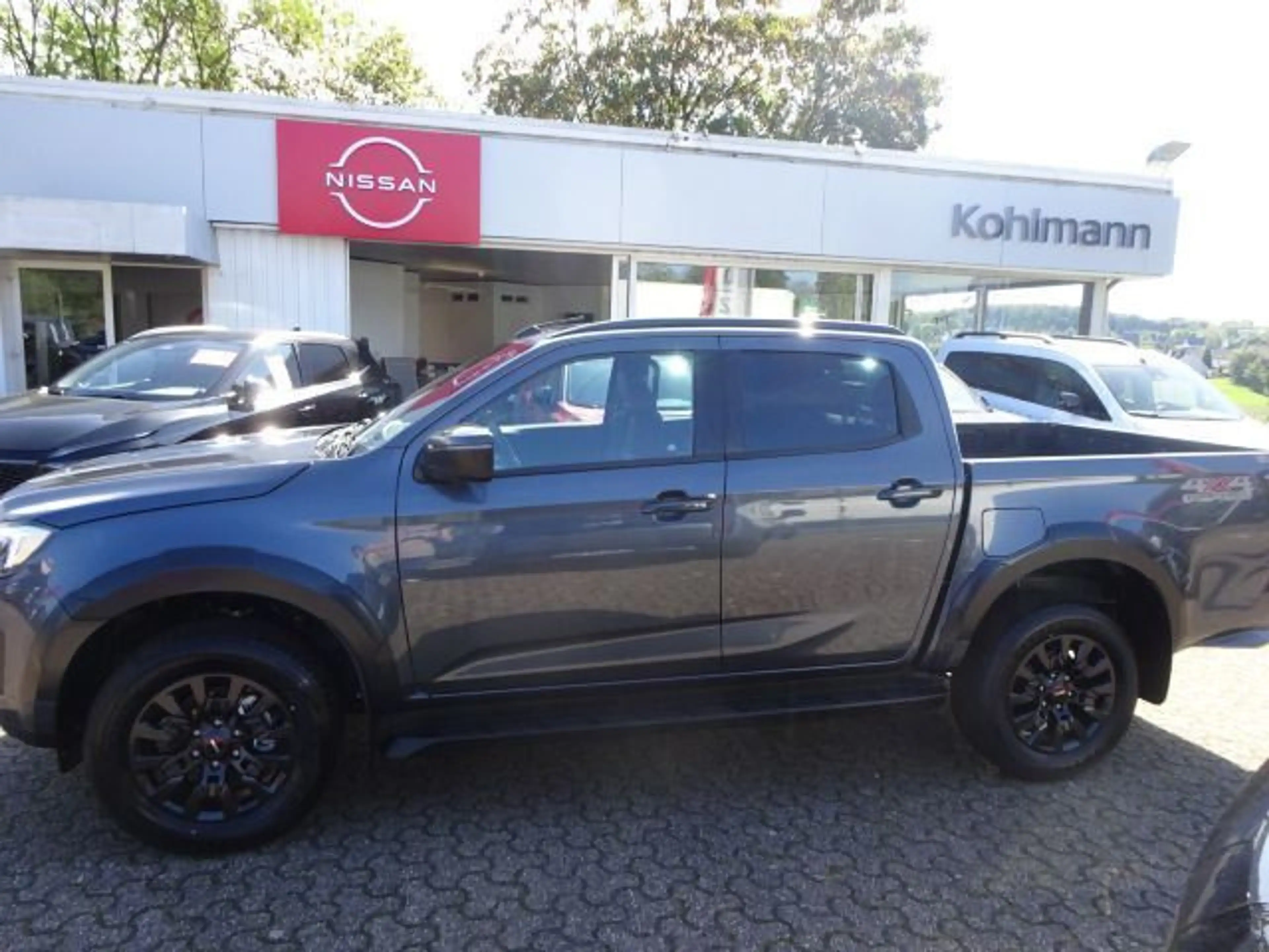 Isuzu D-Max 2,2l AT Double Cab 4WD V-CROSS 360° — photo 8